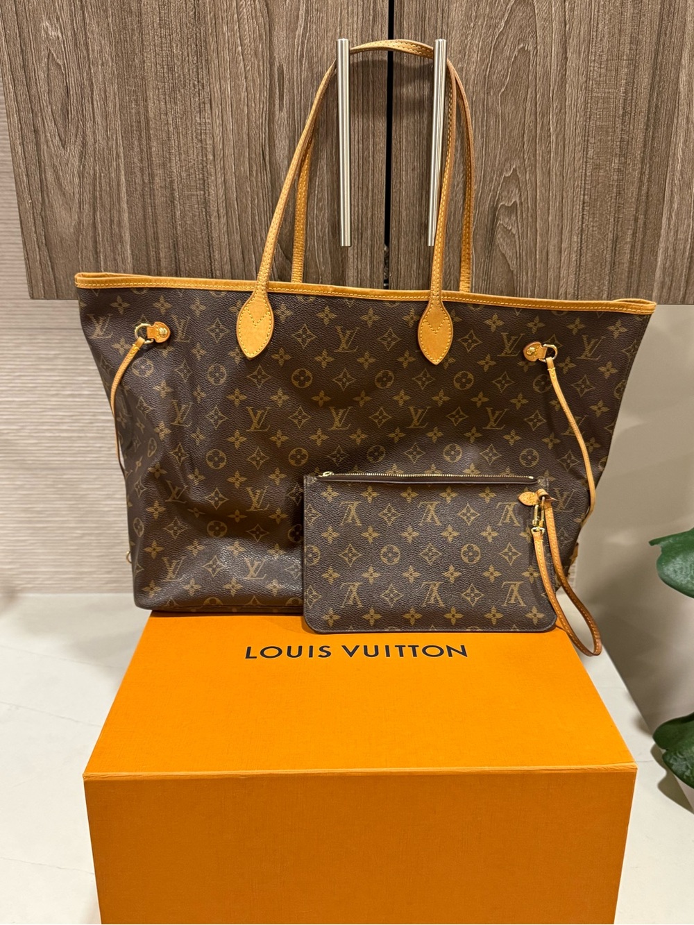 Louis Vuitton GM NEVERFULL & original matching zip pouch